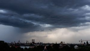 Wetterausblick: Nach Unwettern in Bayern: Schauer und Gewitter dauern an