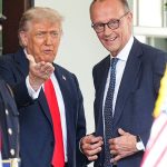 Antrittsbesuch in Washington: Ein zahmer Trump schmeichelt Merz im Oval Office