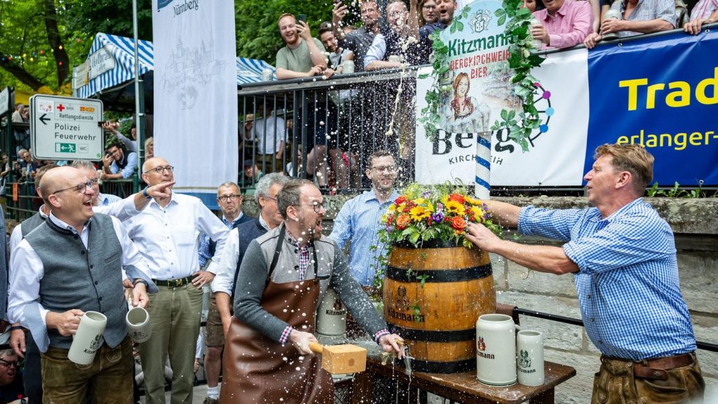 Volksfest: Erlanger Bergkirchweih mit Fassanstich eröffnet