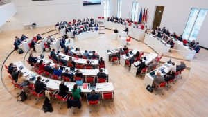 Landtag: Koalition und CDU wollen Diätenerhöhung im Landtag deckeln