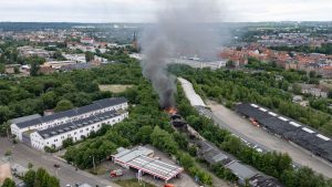Brände: Brand in leerem Gebäude in Dresden - Warnung an Anwohner