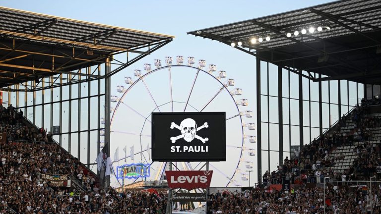 Fußball-Bundesliga: Perfekt: St. Pauli holt Abwehrspieler Robatsch