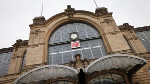 Herrenloses Paket: Plattenspieler löst Polizeieinsatz am Bahnhof Altona aus