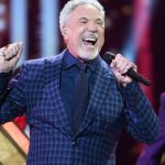 "It's Not Unusual": Der Tiger kippt nicht um - Tom Jones wird 85