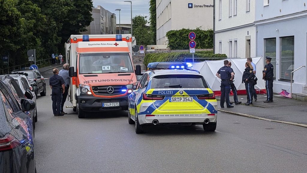 Hintergrund noch offen: Auto fährt in Menschengruppe - was wir wissen und was nicht