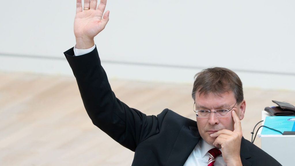 Koalitionsmehrheit: BSW-Abgeordneter lässt Ja zum Haushalt offen