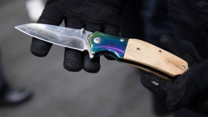 Sicherheit: Spranger: Messerverbot in Bussen und Bahnen ab Sommer