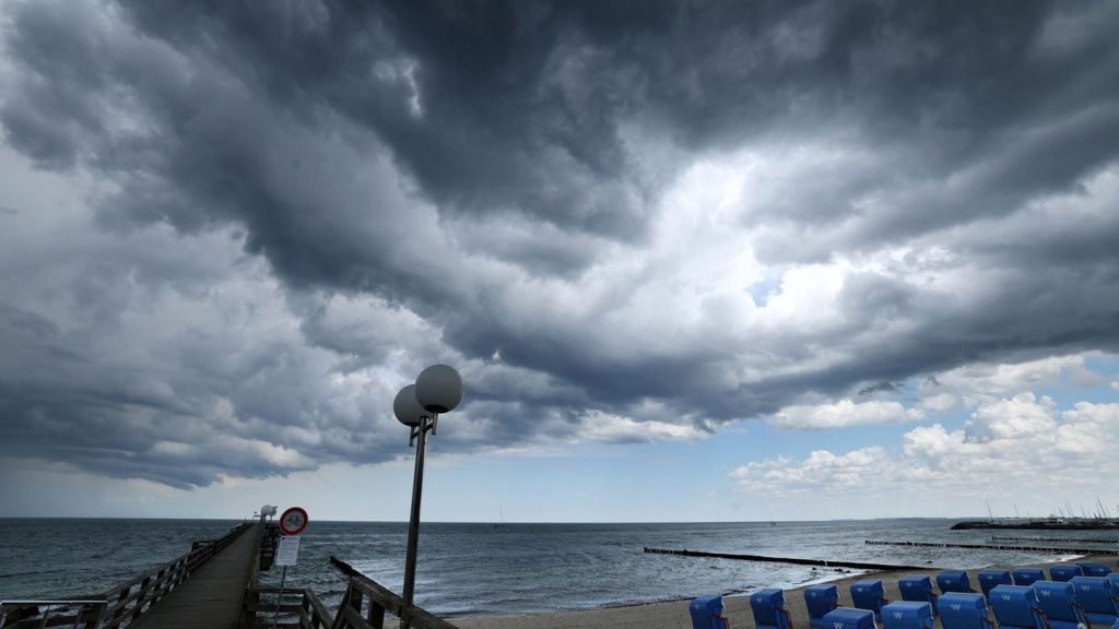 Wetter: Stürmisches Pfingstwochenende im Norden