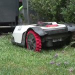 Schleswig-Holstein: Erste Städte wollen Nachtfahrverbot für Mähroboter einführen