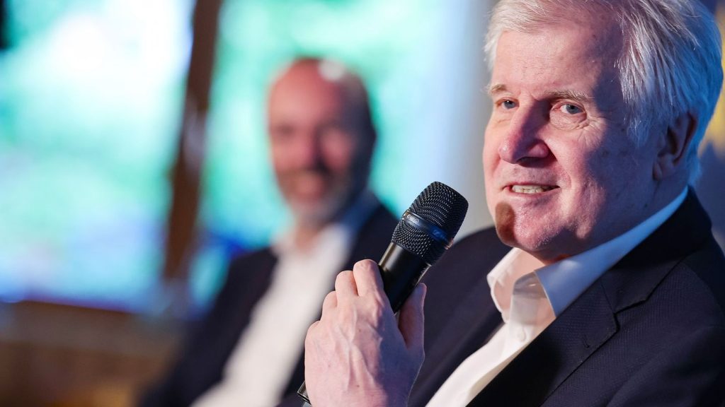 Migrationspolitik: Seehofer: AfD ist auf Schlagdistanz