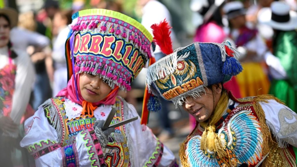 Berlin feiert Karneval der Kulturen - Umzug auf neuer Route