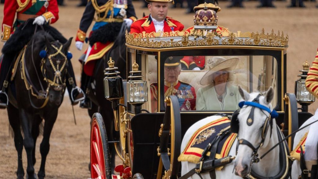 "Trooping the Colour": König Charles III. soll erneut Kutsche nehmen