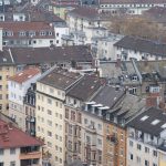 Umfrage: Rund jeder Siebte zahlt mehr als halben Monatslohn für Miete