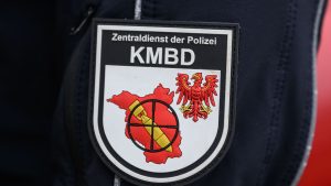 Kurioser Fund: Frau sucht in Fluss nach Schlüssel und angelt eine Granate