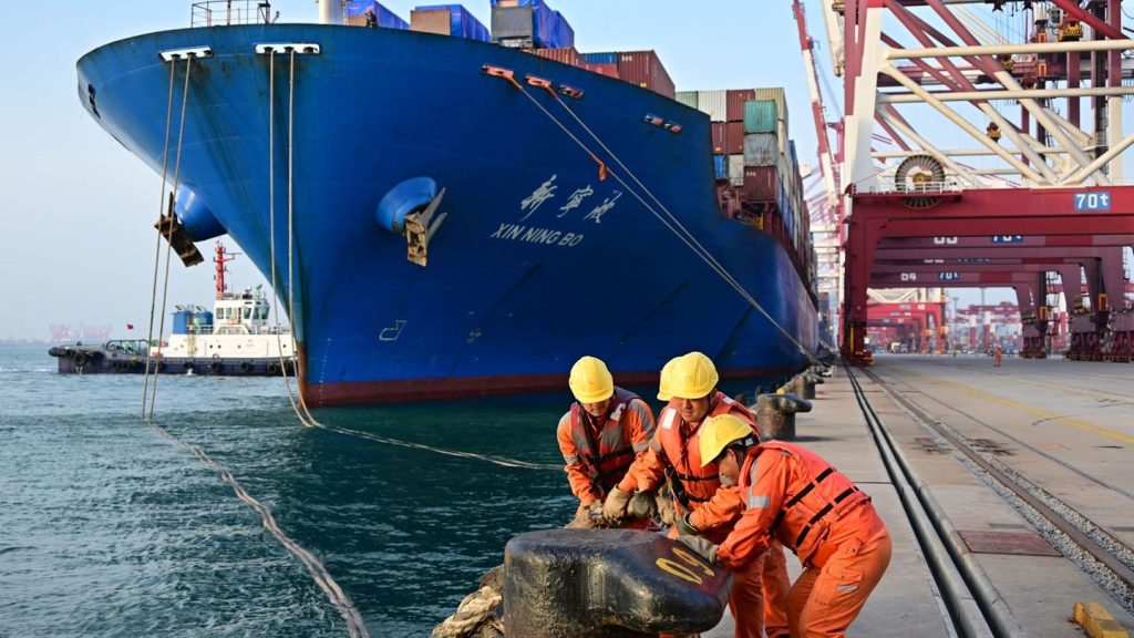 Welthandel: Zollstreit: Chinas Handel mit USA bricht deutlich ein