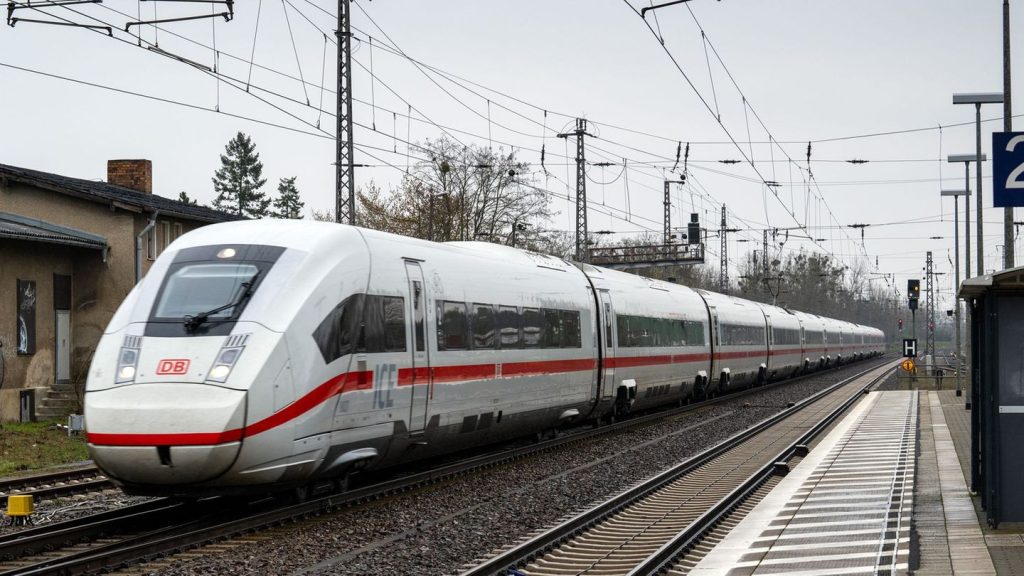Schienen-Fernverkehr: Bahn verjüngt Flotte – Fahrgastverband warnt vor Engpässen