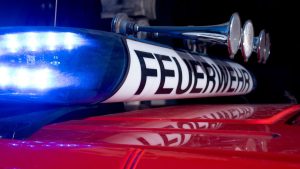 Landkreis Offenbach: Frau stirbt bei Brand - Feuerwehr rettet Bewohner per Leiter