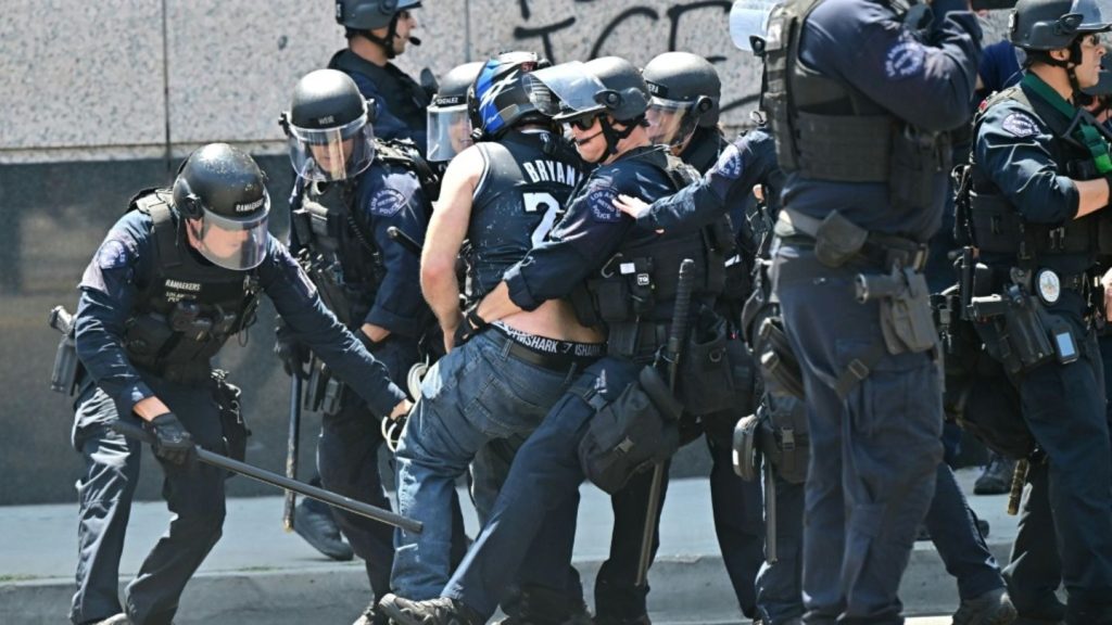 Nach Entsendung von Nationalgarde erneut Proteste in L.A. gegen Trumps Abschiebepolitik