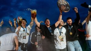 Handball-Bundesliga: "Sind alle betrunken": Große Füchse-Party in der Hauptstadt