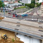 Einsturzgefahr: Abrissarbeiten an Ringbrücke in Magdeburg begonnen