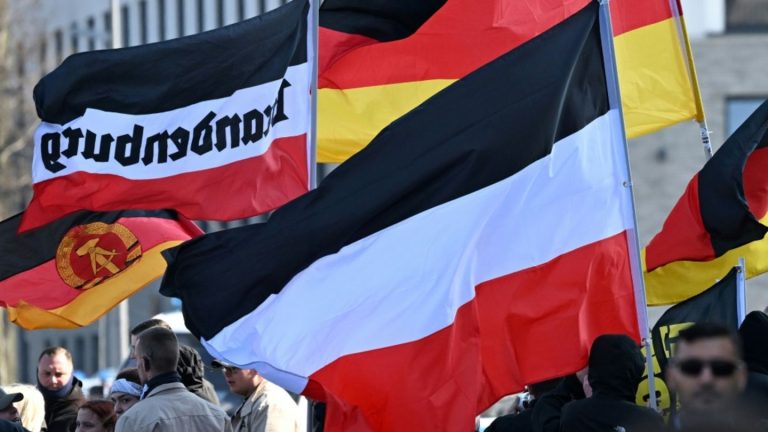 Bundesregierung stellt Verfassungsbericht für das Jahr 2024 vor