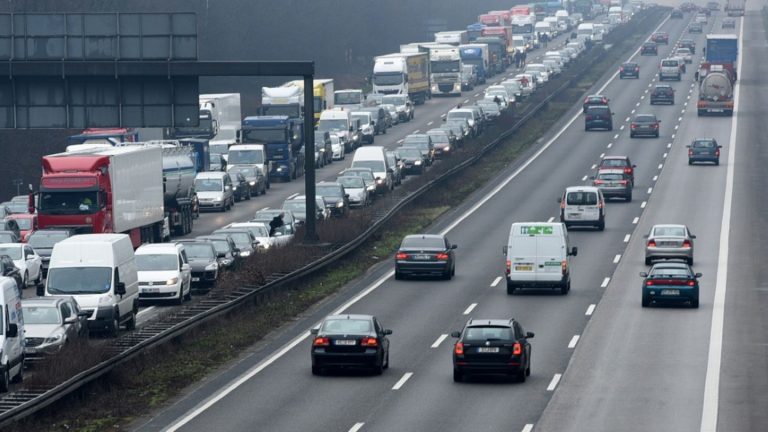 ADAC erwartet für Wochenende zahlreiche Staus