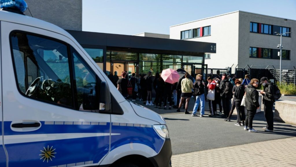 Sechs Mitglieder von linksextremistischer Gruppe um Lina E. angeklagt