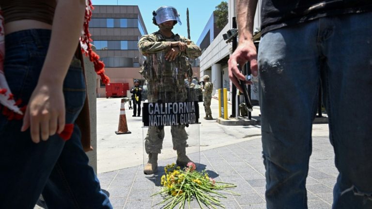 Nächtliche Ausgangssperre in Los Angeles in Kraft - Newsom greift Trump scharf an