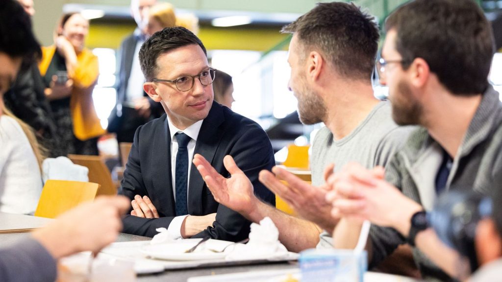 Hochschulen: Petition im Landtag: Studierende fordern Entlastung