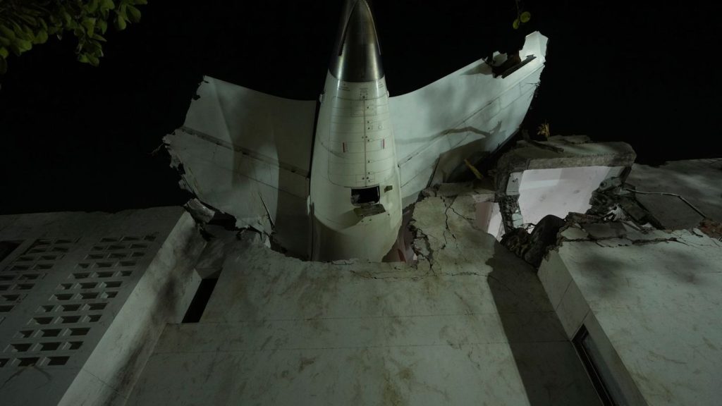 Notfall: Air India: 241 Menschen im Flugzeug bei Absturz getötet