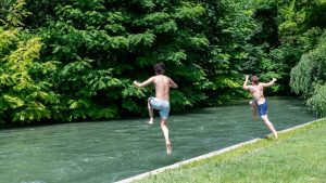 Freizeit: Hitze und kühles Wasser - Helfer raten zu Vorsicht am See