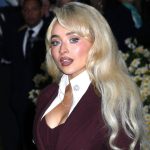 Sabrina Carpenter: Für Magazin-Cover lässt sie die Hüllen fallen