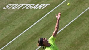 Rasentennis: Nach Paris-Frust: Zverev erreicht Halbfinale in Stuttgart