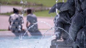 Sonne und UV-Strahlung: Erst Hochsommer, dann Gewitter: Sommer macht Zickzackkurs