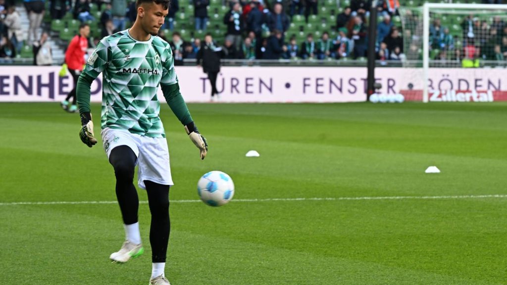 Fußball-Bundesliga: Werder verlängert Vertrag mit Torwart-Talent Backhaus