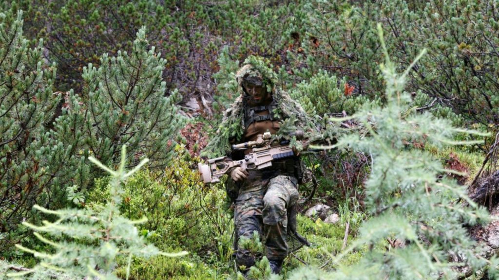 CDU-Verteidigungspolitiker mahnt an Veteranentag Debatte über Dienstpflicht an