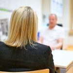 Gesellschaftliches Tabu: Wechseljahre: "Frauen fällt es schwer, darüber zu sprechen"