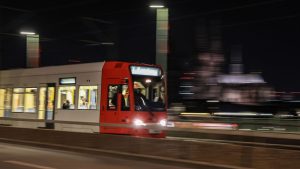Unfall: Tödlicher Unfall: Kölner Stadtbahn rammt Fahrradfahrer