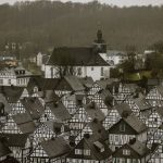 Kreis Siegen-Wittgenstein: Mann auf Baustelle mit brennbarer Flüssigkeit besprüht