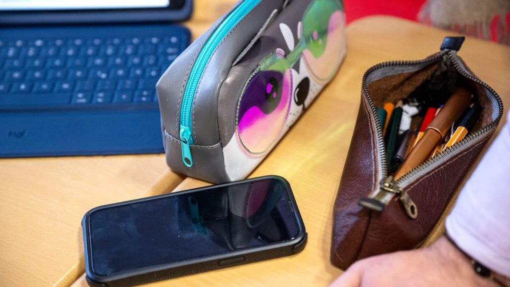 Schule: Italien verbietet Handys auch in oberen Klassen