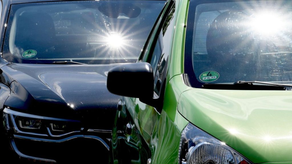 Notfall bei Hitze: Polizei rettet Rentner aus überhitztem Auto