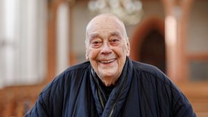 Letzte Ehre: Trauerfeier für Künstler Günther Uecker im Schweriner Dom