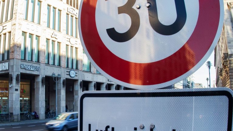Verkehrspolitik: Tempo 30 soll auf vielen Hauptstraßen aufgehoben werden