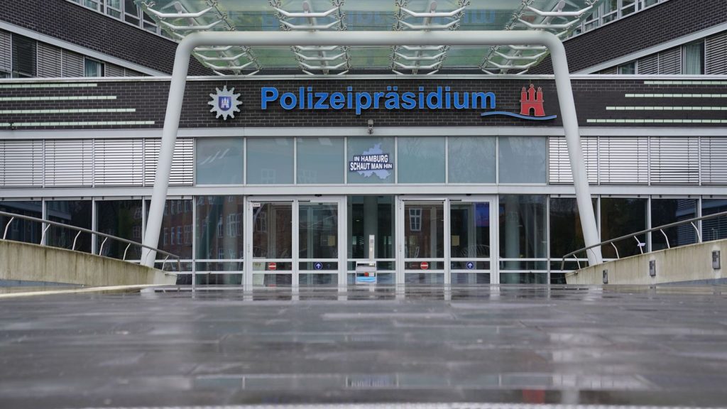 Kriminalität: Verdacht auf "Mord im Internet" - Behörden informieren