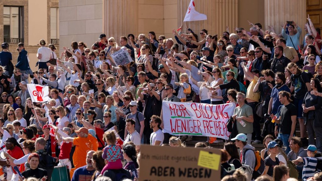 Protest gegen Kürzung: Koalition will bei Aufschwung mehr Geld für Bildung