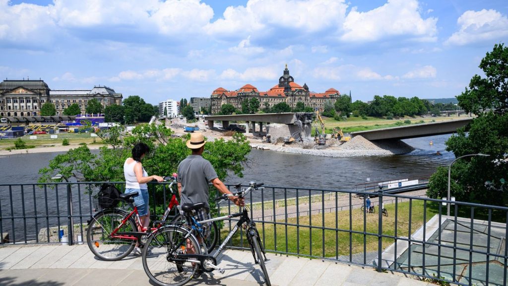 Dresden: Carolabrücke: Stadtrat beschließt vierspurigen Ersatzneubau