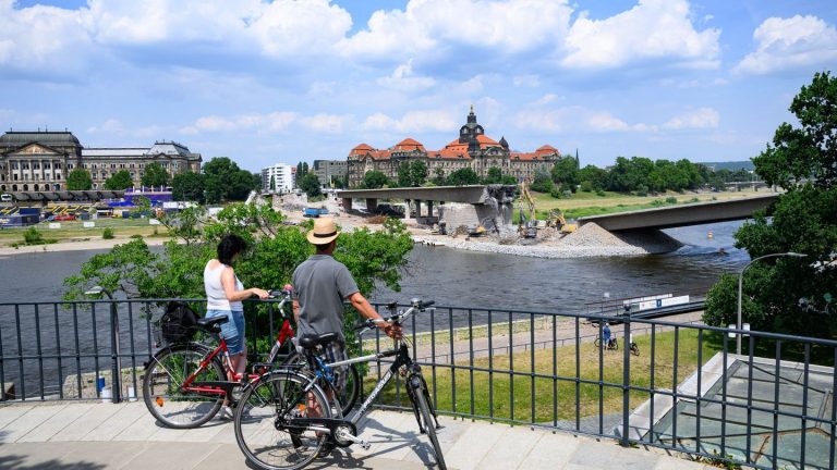 Dresden: Carolabrücke: Stadtrat beschließt vierspurigen Ersatzneubau