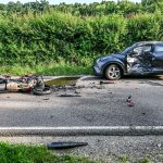 Verkehrsunfall: Autofahrer missachtet Vorfahrt - Biker tot