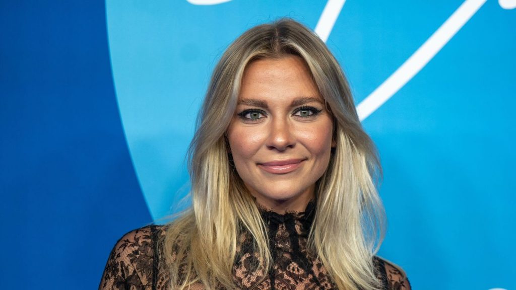 Leute: Valentina Pahde für das "Traumschiff" in Afrika