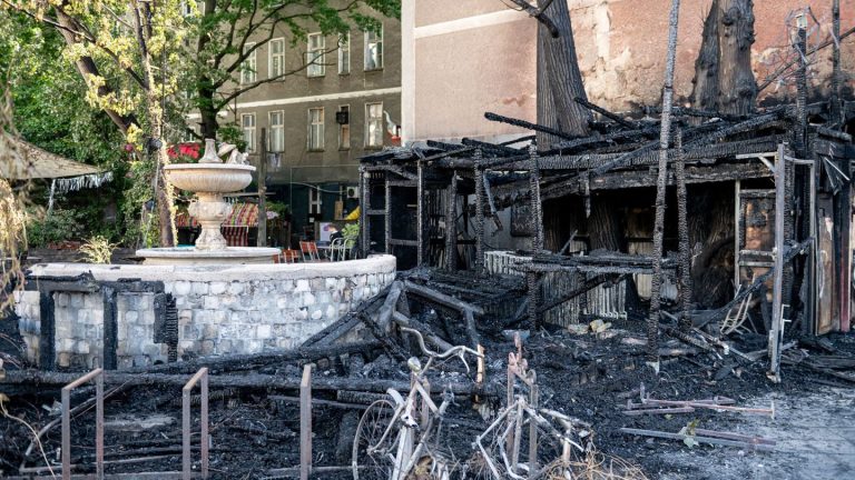 Brand: Nach Brand im Clubgarten: "Wilde Renate" bleibt offen